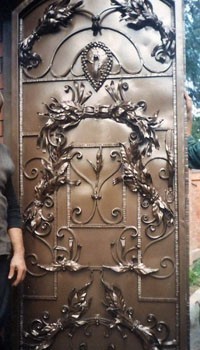 Кованые металлические двери в Донецке